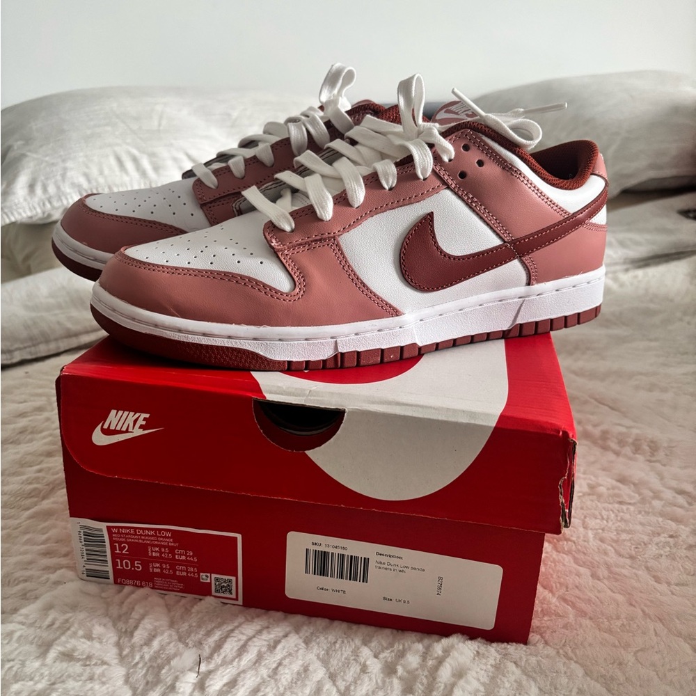 Nike Dunk Low Stardust Sneakers